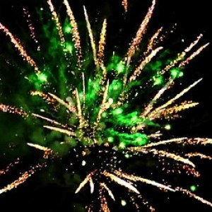 Разнокалиберный фейерверк 100 залпов «VIP» Супер салют CC8826