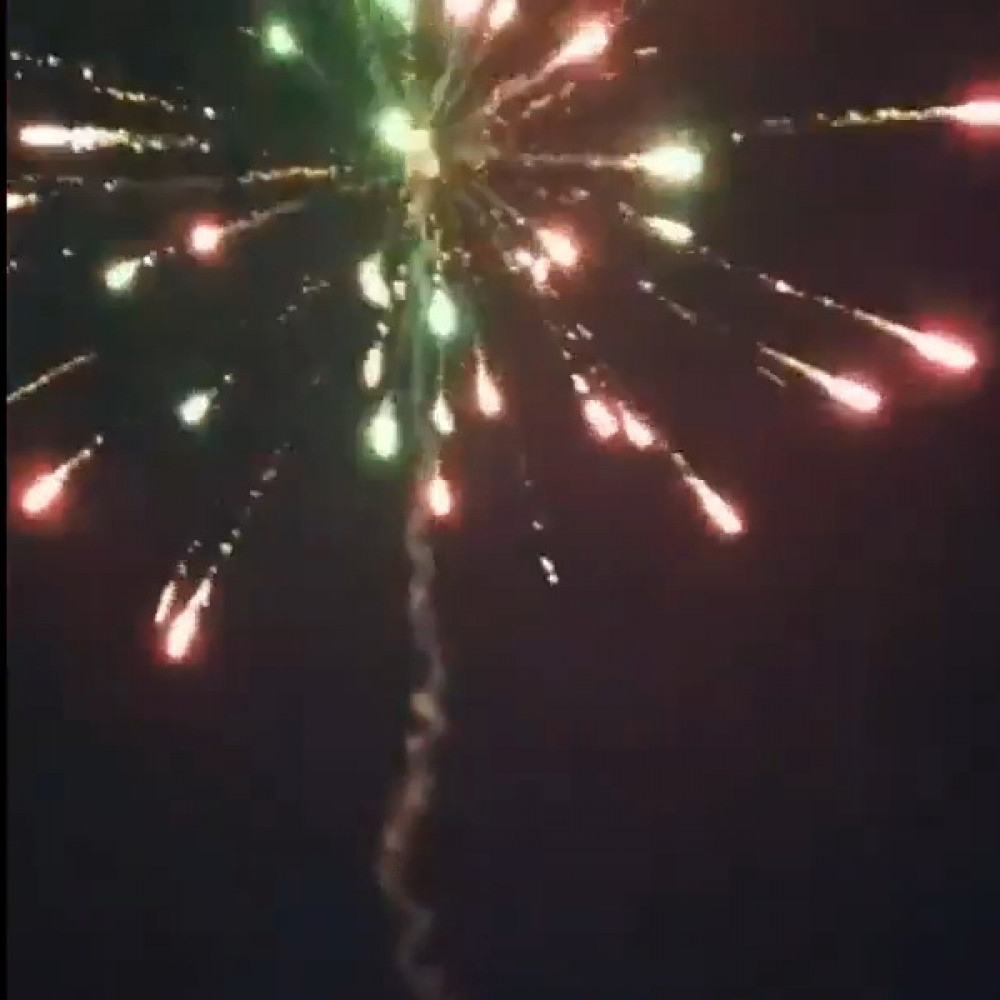 Фейерверк с фонтаном на 6 залпов «Бестия» Joker Fireworks JF TB32